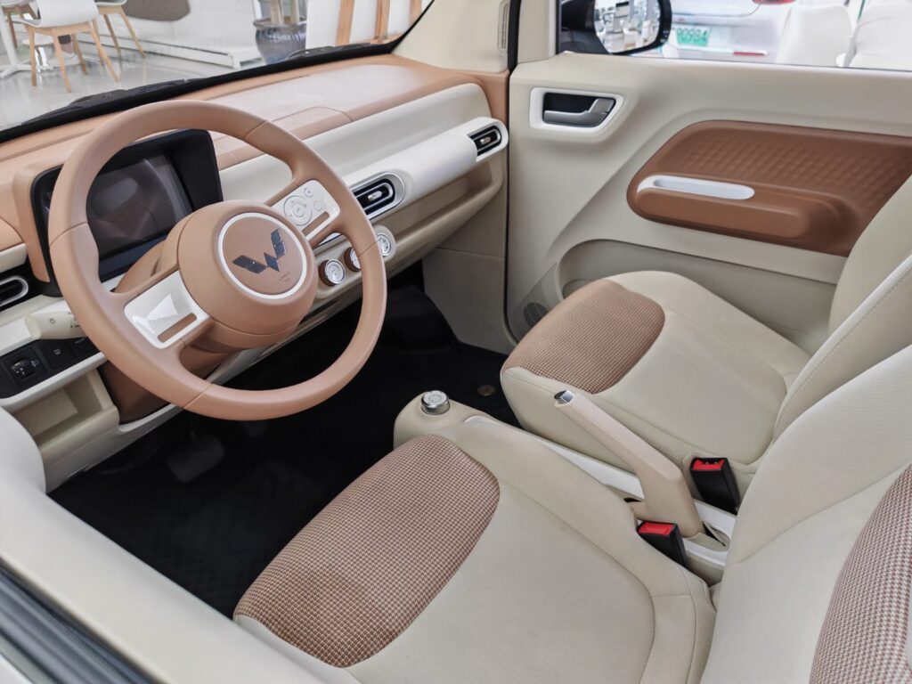 Wuling Hongguang Mini EV Macaron 4 Sitzer, Tempo 90 km/h – Bild 4