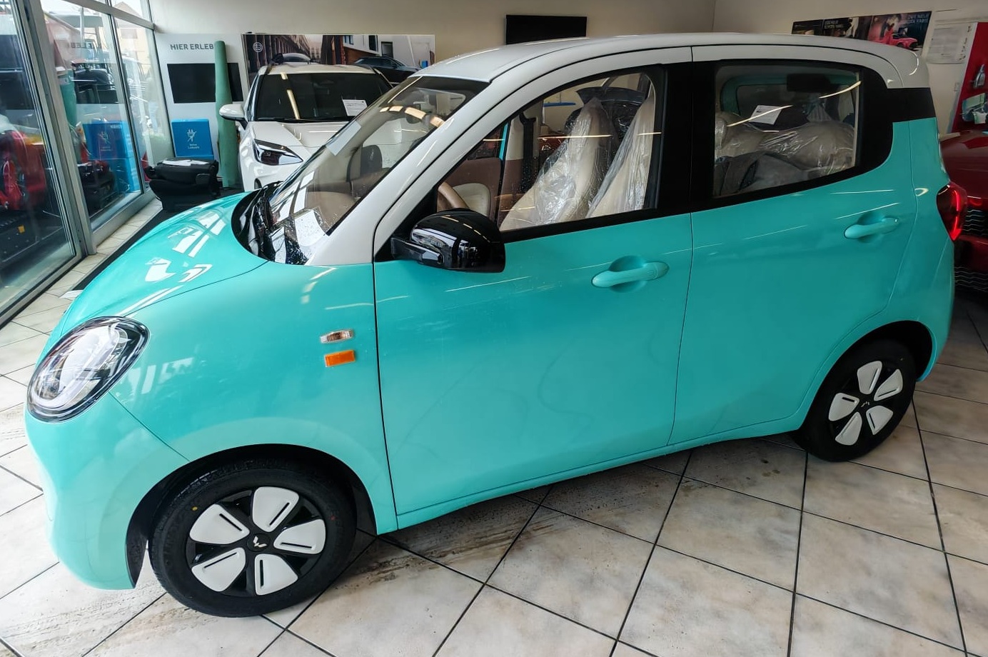 Wuling Hongguang Mini EV, 4 Türer, Tempo 90 km/h