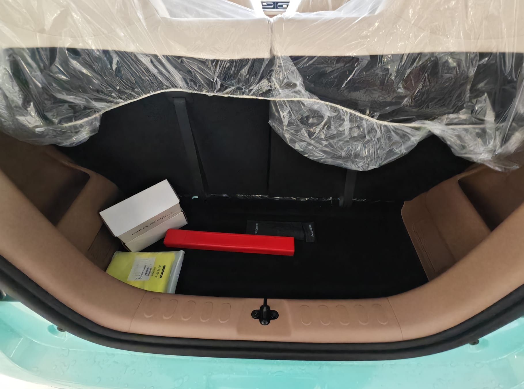 Wuling Hongguang Mini EV, 4 Türer, Tempo 90 km/h – Bild 9