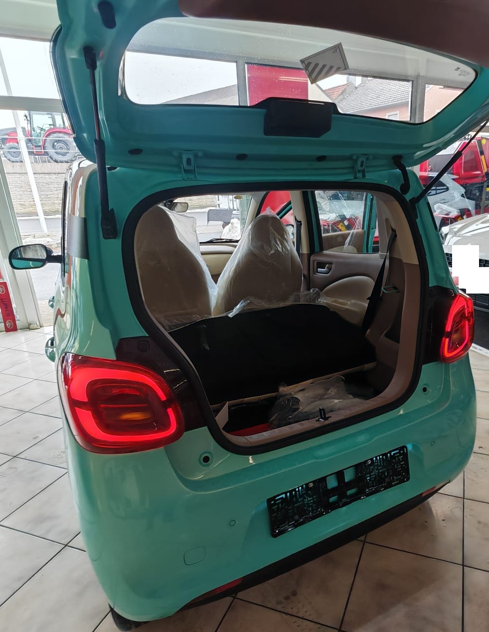 Wuling Hongguang Mini EV, 4 Türer, Tempo 90 km/h – Bild 7
