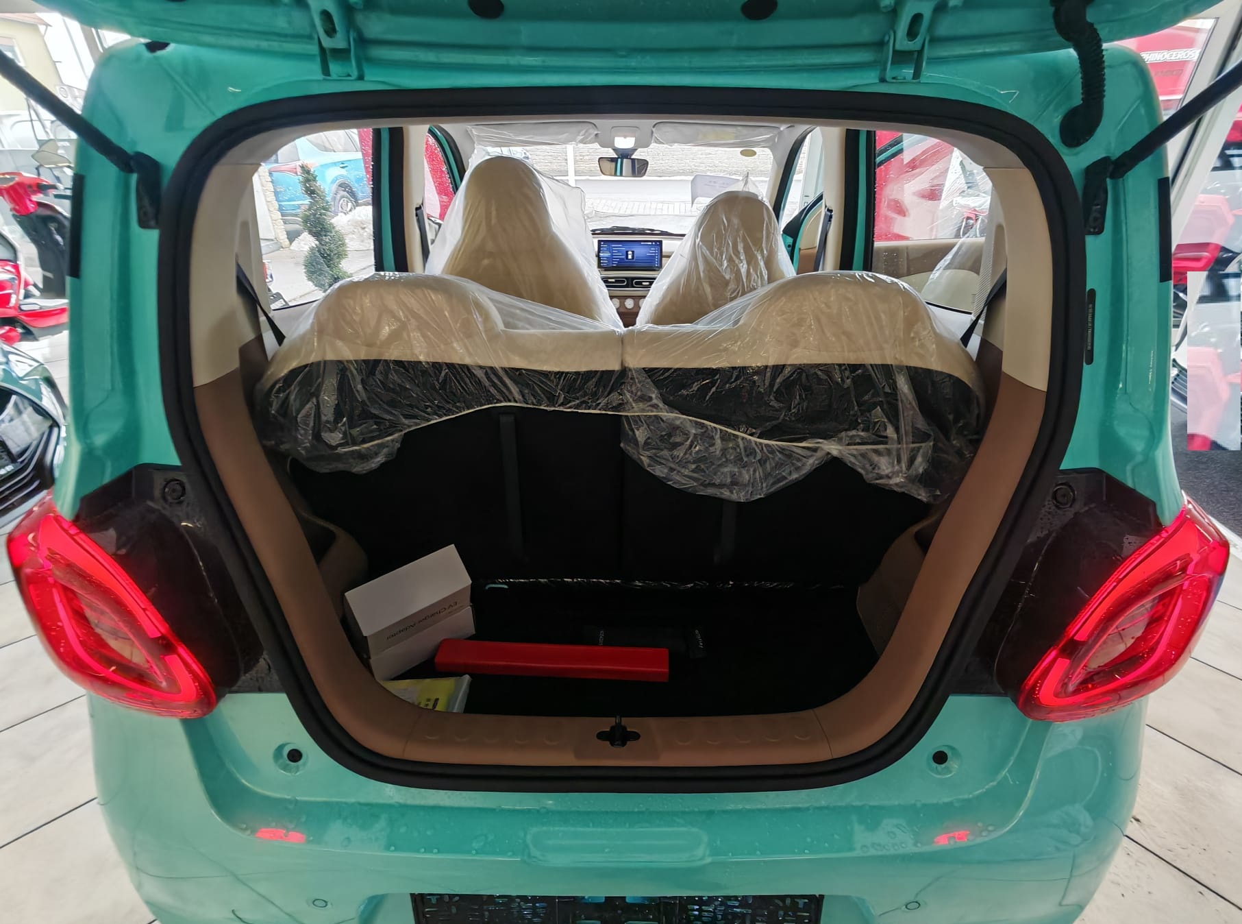 Wuling Hongguang Mini EV, 4 Türer, Tempo 90 km/h – Bild 8