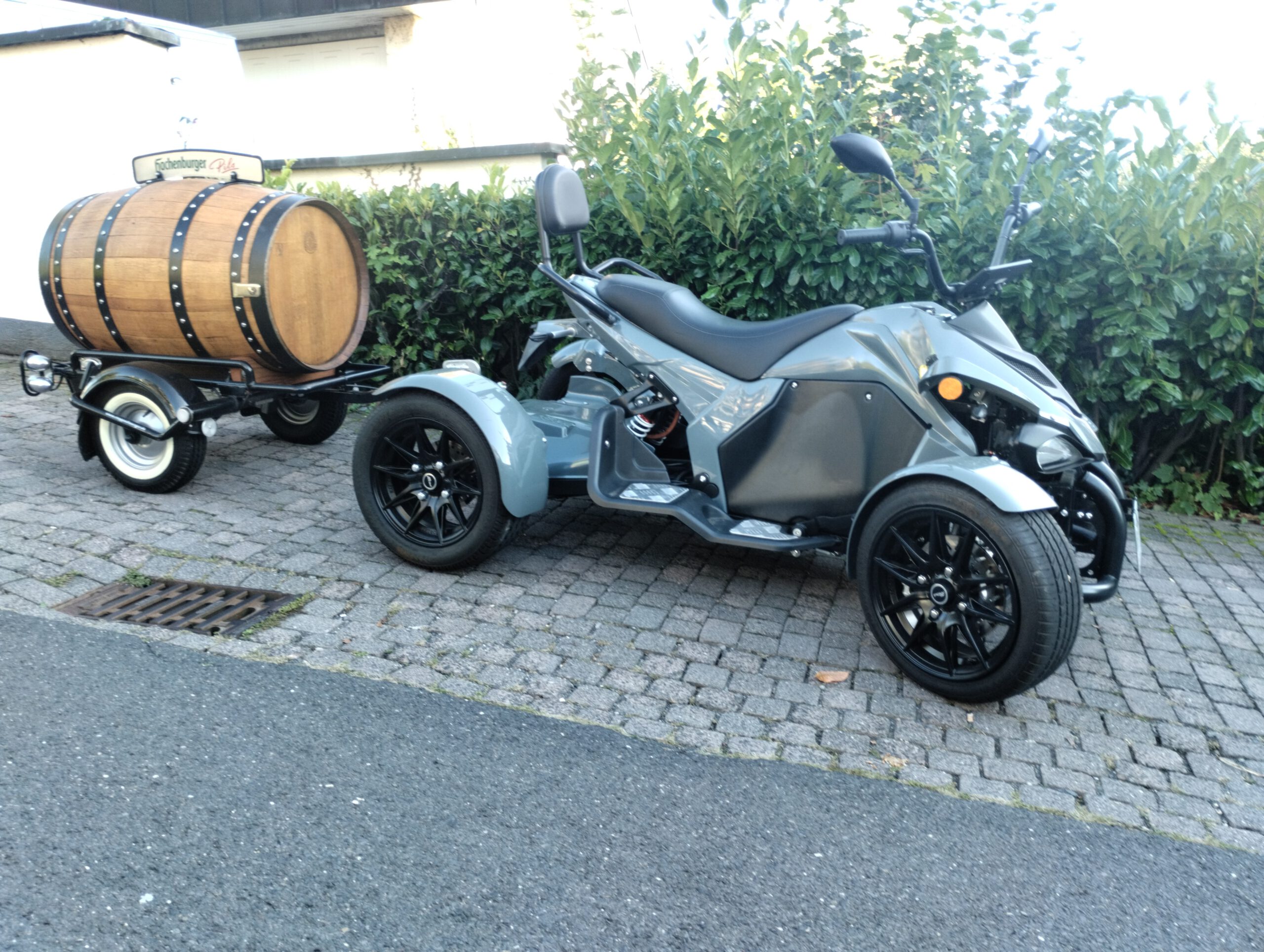 Spy Racing mit Anhaengerkupplung (4)