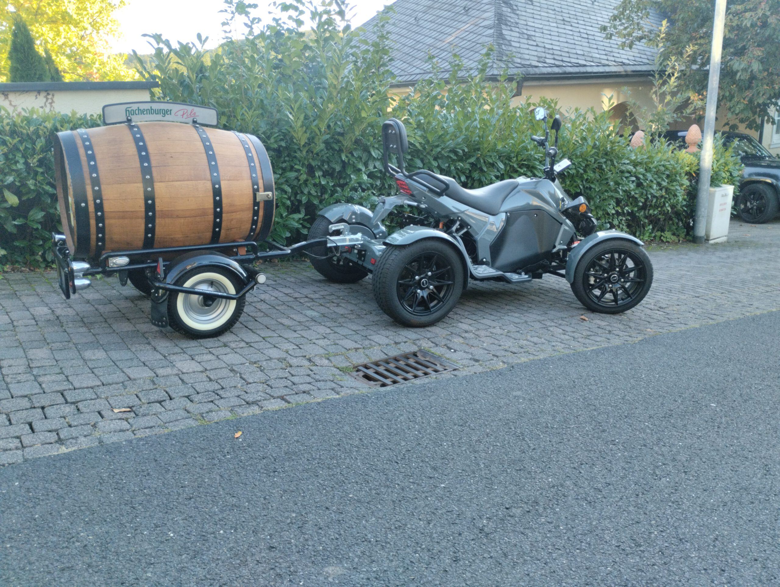 Spy Racing mit Anhaengerkupplung (1)
